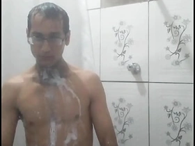 网上泄露了我给小区骚货发裸照 今晚就去干死这个贱货 japan dad gay porn