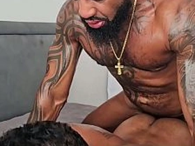 那个傲慢的直男邻居一直偷看我撸管，最后进房间狠狠操了我 robe japanese gay porn