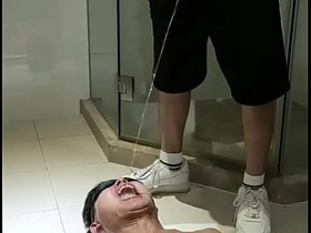 亚洲人尿吐 cute bride gay porn