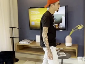 跟老婆吵架后跟兄弟喝酒结果搞成这样 korean massage gay porn