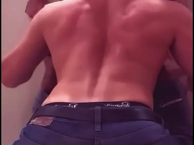 我在健身房厕所夺走了我健身兄弟的处男 age-old asian gay daddy sex videos