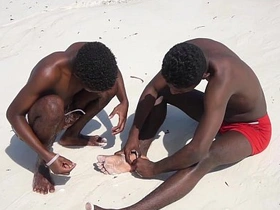 黑人嫩屌Sameul和Wilson无套交媾 japan gay piss porn