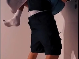 送披萨的猛男敲门，结果把我干得死去活来 hot porn gay asian