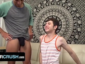 饥渴的焦糖肤色猛男Amone Bane内射无聊的继弟Dakota Lovell - BrotherCrush gay porn pinoy daddy