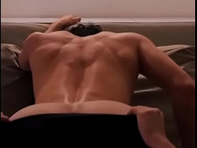 单身派对后，男友无套干我，最后射进我屁眼 asian gay daddies sex videos