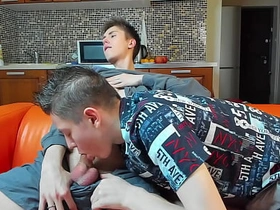 18岁嫩男黏稠精液喷射快感 chinese careless porn sites