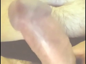 把鸡巴掏出来睡觉前射一发 indonesian teen gay porn