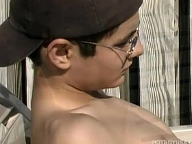 拉丁骚年米基·迪亚兹撸大屌 chinese gay porn studio