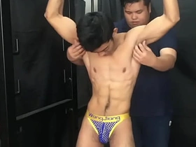 亚裔怕痒男孩 muscle asian gay lovemaking videos