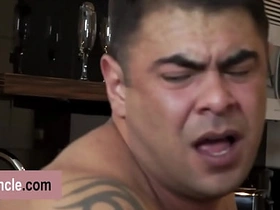 超性感猛男瑞奇遇到暗恋对象，现在该干点刺激的了 gay porn myanmar twitter