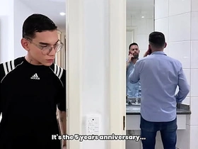 小骚货来帮忙 deshi asian gay sex videos