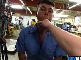 饥渴男人们在车间里3P狂操 thick gay chinese men porn