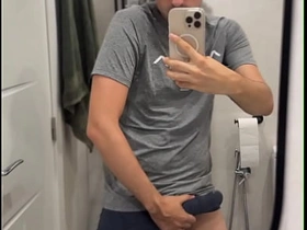 双性恋小伙炫耀大鸡巴并射出一大坨 asian gay sex world videos