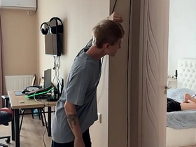 第一部 撞见直男朋友对着基片打飞机 japan length of existence freeze porn gay