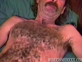 熟男拜伦打飞机 japanese hotel cheerful porn