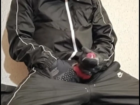 穿运动裤的骚年发情了 indonesian gay porn videos twitter