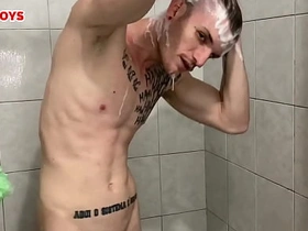 卡莫纳洗澡时被偷拍私密时刻-完整版见sheer.com/unsboys chinese giant gay porn