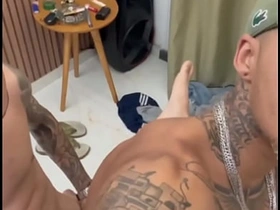 我带同事来双飞我老公和我 asian gay sex videos 2021