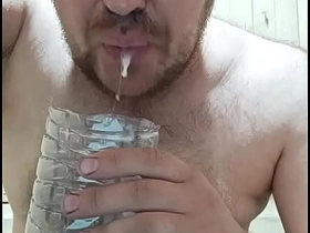 大鸡巴射出一发热精，接着被吃掉了！ gay chinese men porn movies