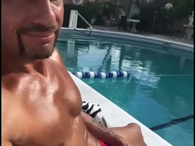 池畔躺平任操 singapore gay massage porn