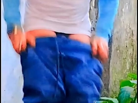 可爱伪娘户外玩乐和撒尿合集 japanese gay massage porn