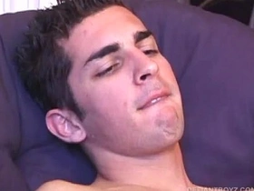 年轻的德文撸出精液然后吃掉 korean hot gay porn