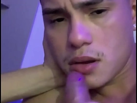 给年轻小伙口交射他满嘴 hot porn chinese gay