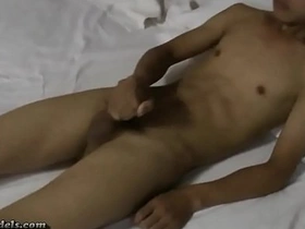 亚洲大屌男孩自慰 sexy gay chinese man porn