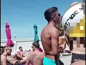 泳池边的口交盛宴：我的鸡巴是2025 Grabbys周末的主角！ gay porn chinese long dick