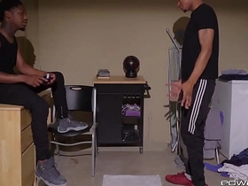 EdwardJames：Adore在洗衣房被肌肉猛男Dreezy Long操烂屁眼 gay japanese baseball porn