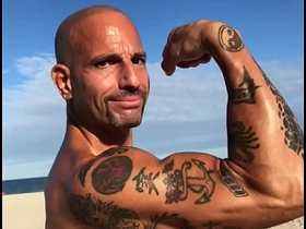 海滩上炫耀超大量精液 gay sex videos download asian