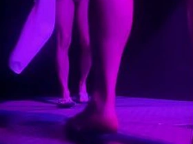 健身房公共淋浴间抓拍素人-一个硬了打飞机速射走人 另一个在撒尿 chinese men ass gay porn