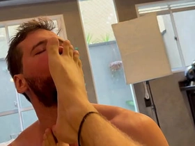 去朋友家串门 结果搞成这样 / 完整版XVIDEOSRED或SHEER / 订阅频道 japanese gay club porn