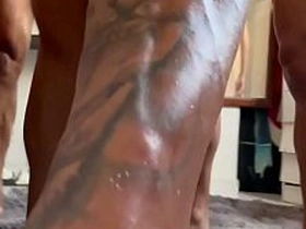 基佬夫妻跟骚货Maloka乱搞 singapore gay porn star