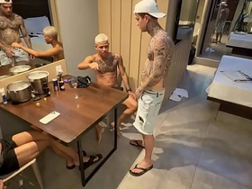 我和我哥们儿还有他朋友3P爽翻天 latino gay porn hot