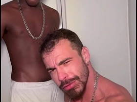 和大鸡巴玩花样 hot asian gay sex videos