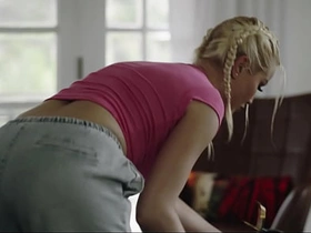 寄生扶她变身 - Cherry Kiss被感染变成饥渴人妖 singapore gay porn