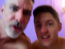 人形犬：Devin Jones与Richard Lennox激烈交媾 渴求下流游戏 japan gay porn student