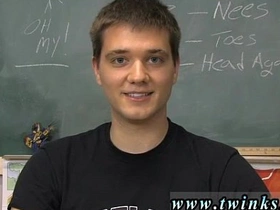 亚洲嫩男免费电话性爱号码 Jordan Dallas正坐着 asian gay dad porn