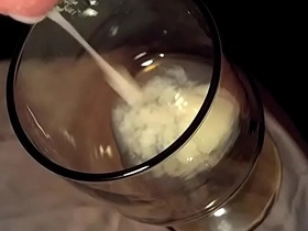 亚洲小鲜肉多次射精在杯子里 3 gay asian public porn