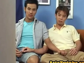 日本嫩鸭吹箫后无套后入式 asian chinese gay porn